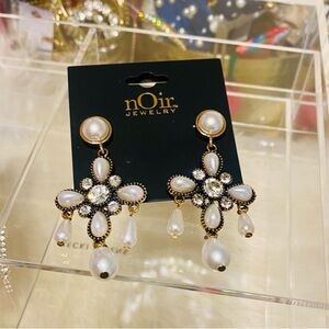 nOir Jewelry Pearl and Crystal Floral Earrings